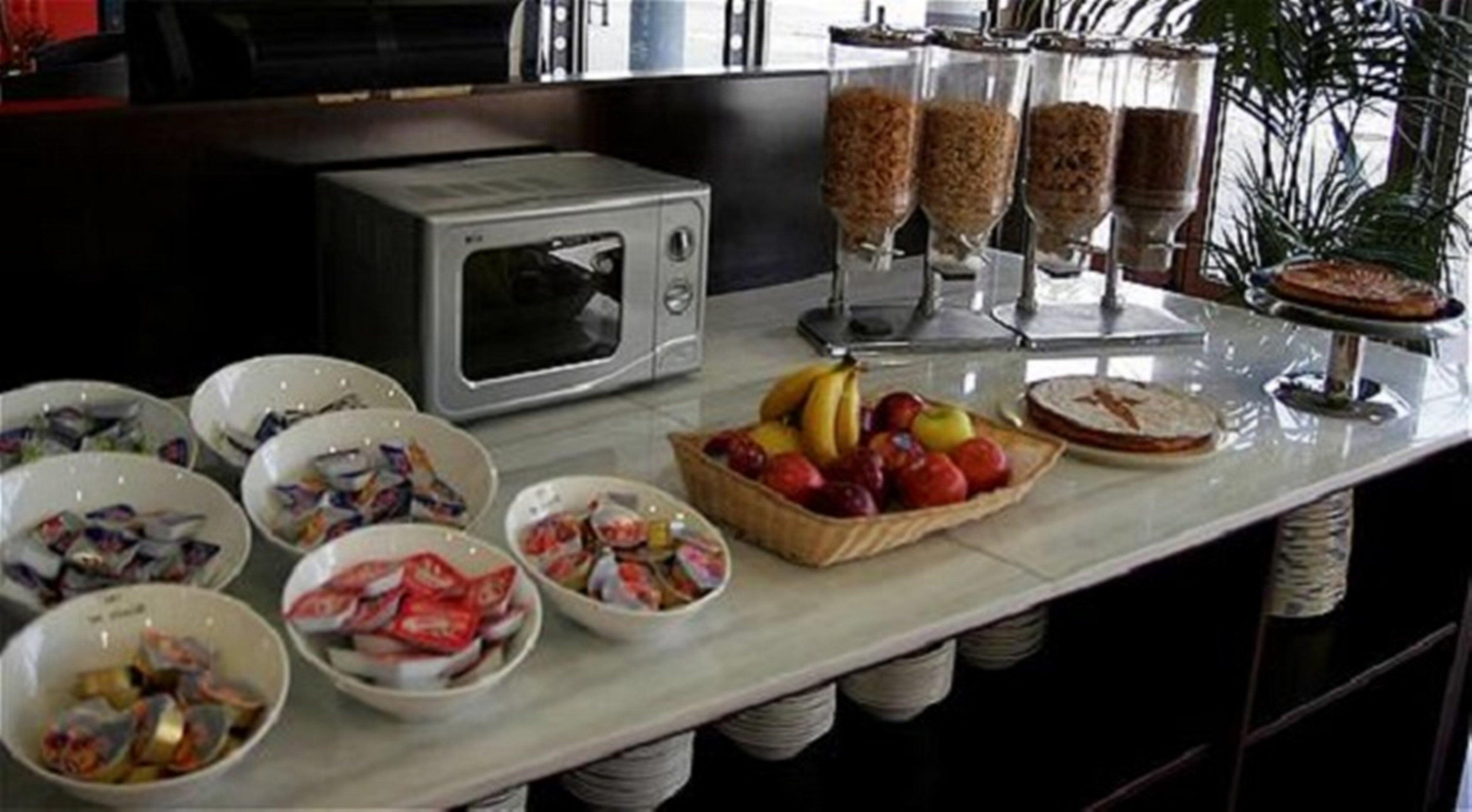 Holiday Inn Express Molins De Rei By Ihg Bagian luar foto