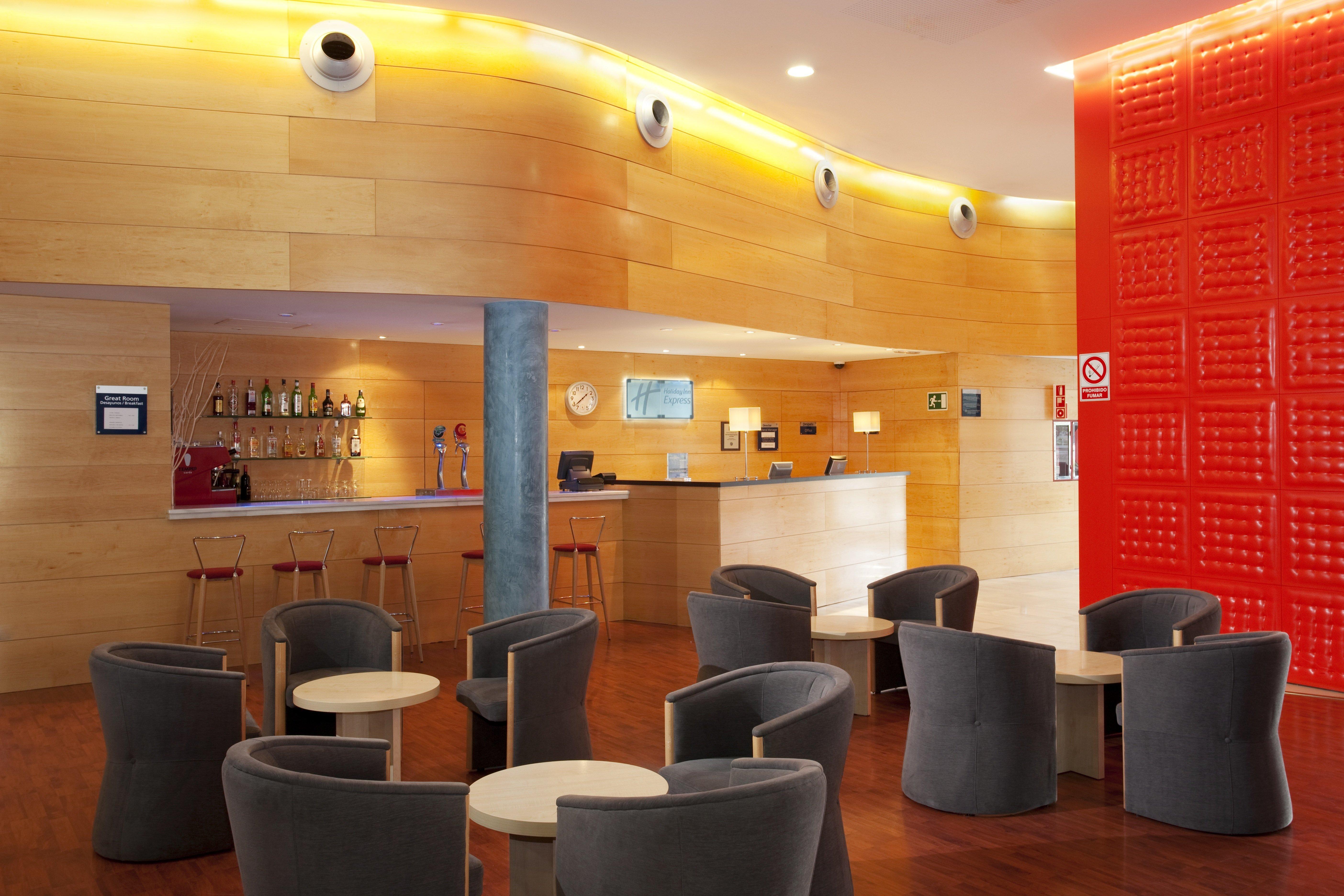 Holiday Inn Express Molins De Rei By Ihg Restoran foto