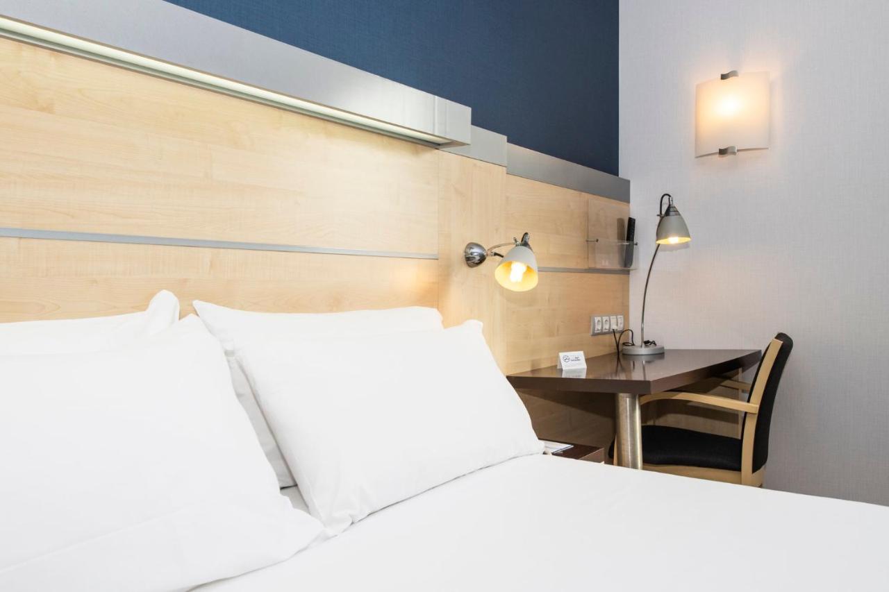 Holiday Inn Express Molins De Rei By Ihg Bagian luar foto