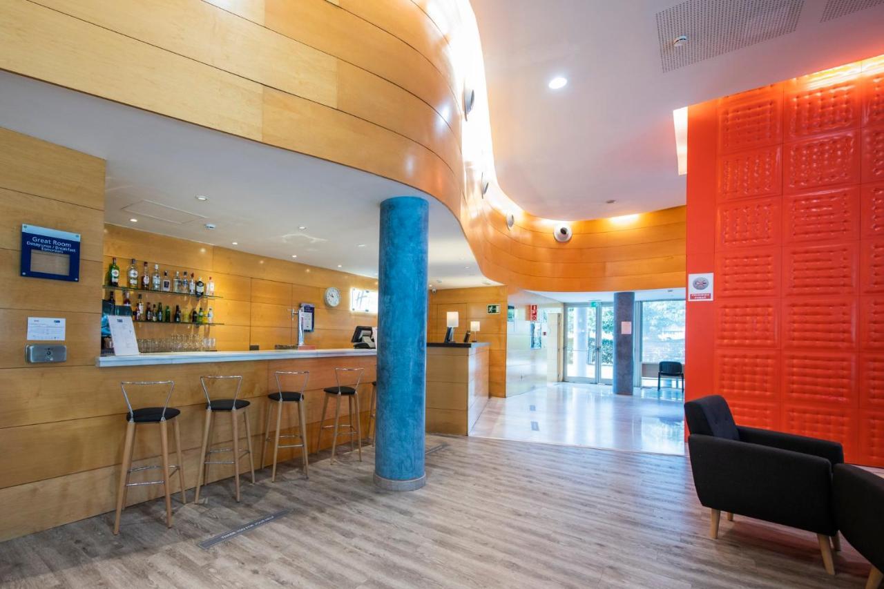 Holiday Inn Express Molins De Rei By Ihg Bagian luar foto