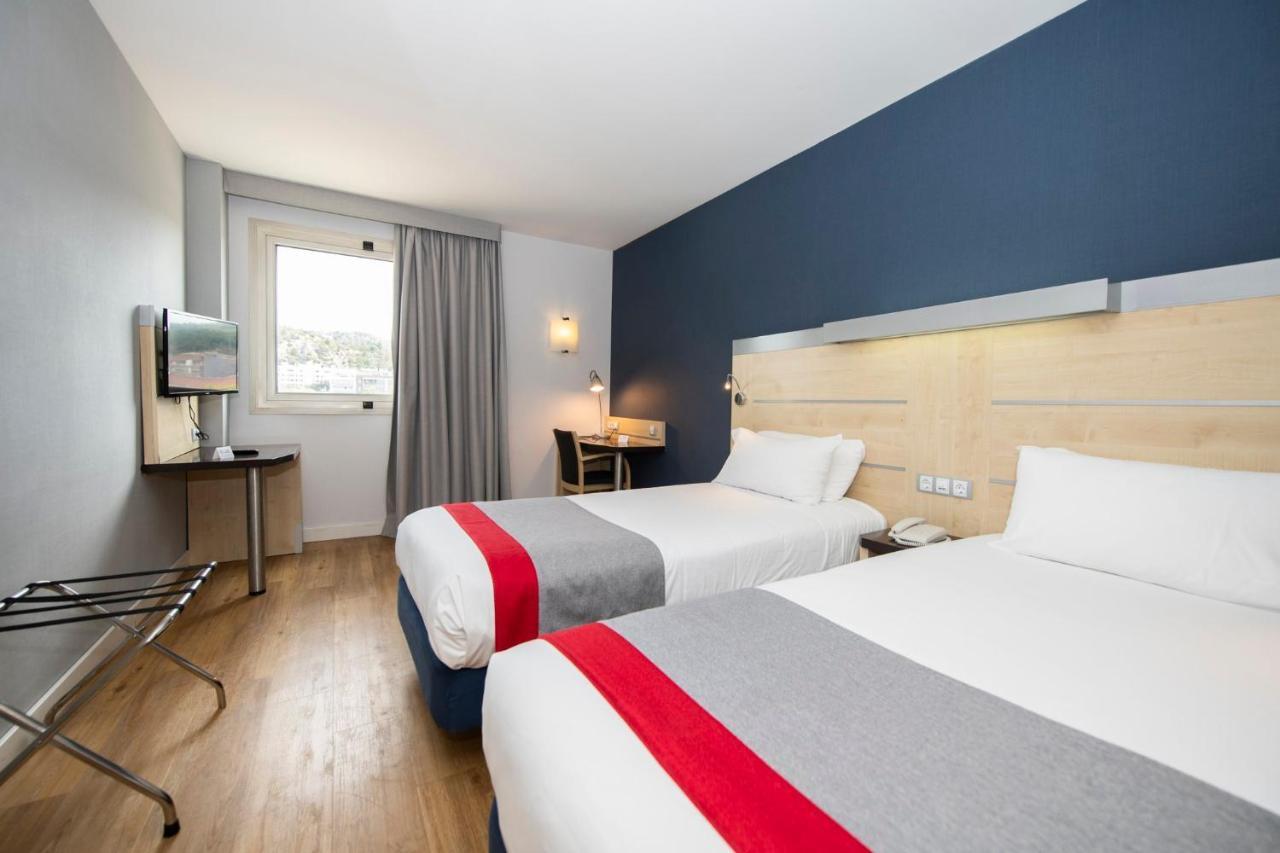 Holiday Inn Express Molins De Rei By Ihg Bagian luar foto