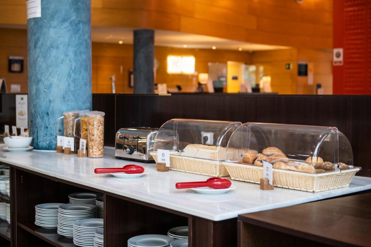 Holiday Inn Express Molins De Rei By Ihg Bagian luar foto