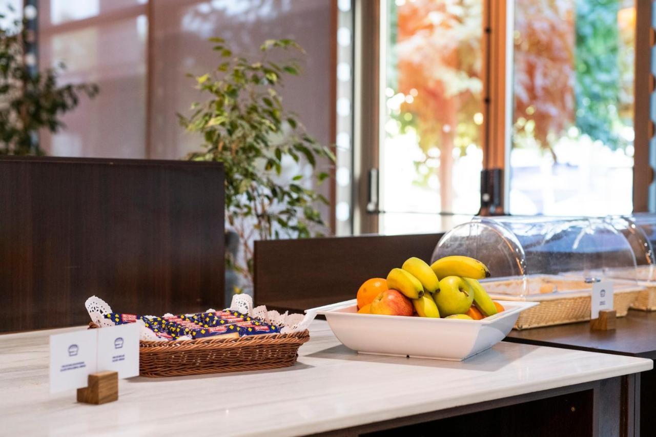 Holiday Inn Express Molins De Rei By Ihg Bagian luar foto