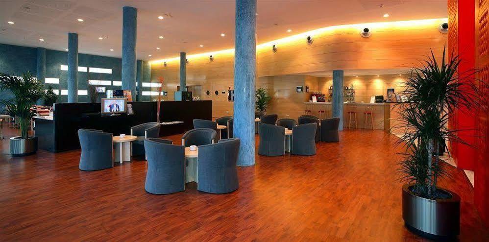 Holiday Inn Express Molins De Rei By Ihg Interior foto